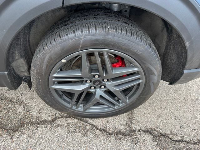 2025 Ford Explorer ST-Line — photo 8 of 31