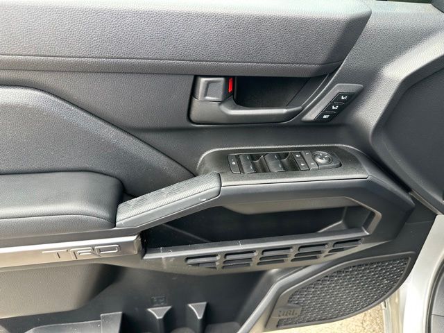 2025 Toyota 4Runner TRD Off-Road Premium — photo 19 of 30