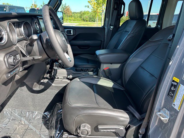 2023 Jeep Wrangler Sahara 4xe — photo 17 of 34