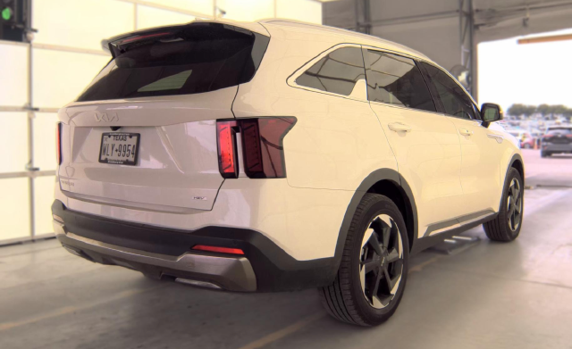 2025 Kia Sorento Hybrid EX — photo 3 of 8