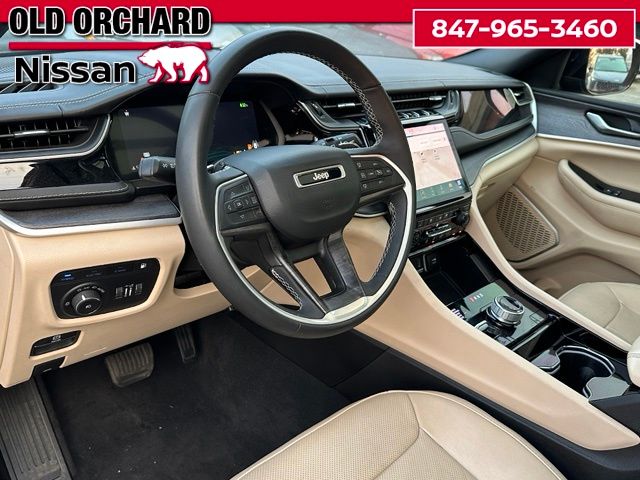 2022 Jeep Grand Cherokee 4xe — photo 14 of 22