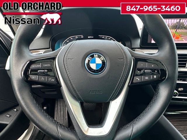 2022 BMW 5 Series 530e iPerformance — photo 23 of 23