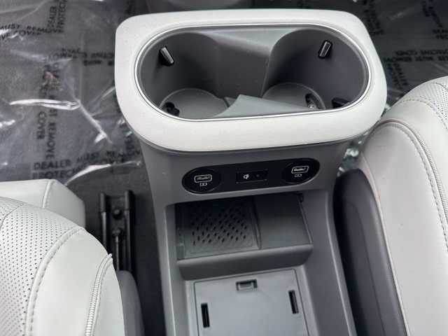 2022 Hyundai IONIQ 5 Limited — photo 25 of 41
