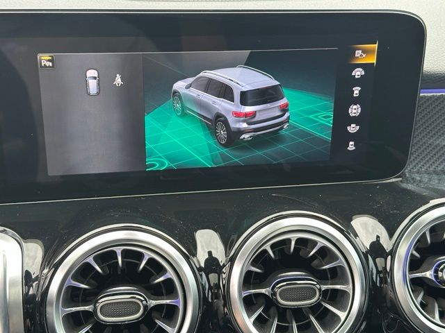 2023 Mercedes-Benz GLB GLB 35 AMG® — photo 30 of 37
