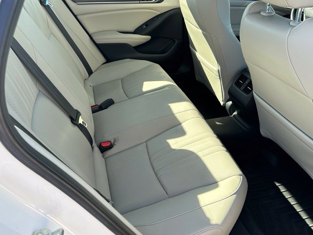 2020 Honda Accord Touring 2.0T — photo 9 of 29