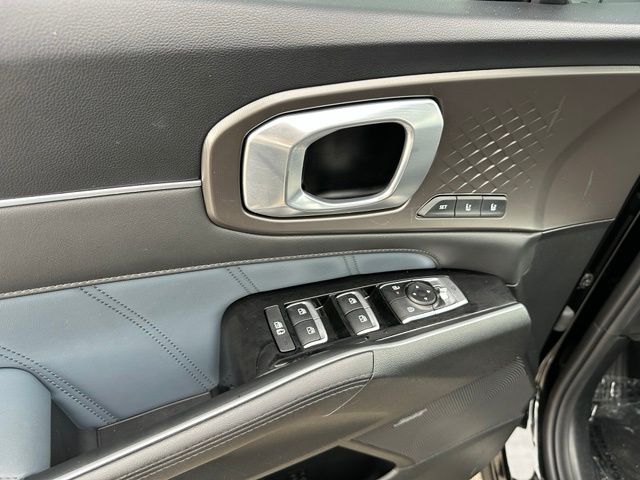 2025 Kia Sorento Plug-In Hybrid SX Prestige — photo 24 of 45