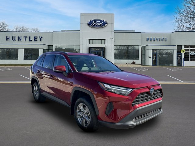2024 Toyota RAV4 Hybrid XLE — photo 4 of 29