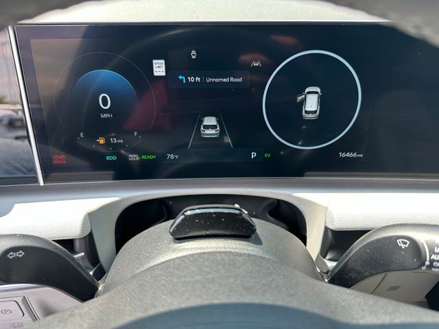 2025 Hyundai Tucson Hybrid Limited — photo 36 of 39