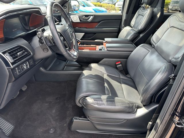 2022 Lincoln Navigator Reserve — photo 23 of 36