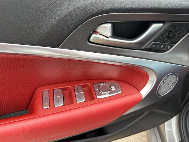 2025 Genesis G70 3.3T Sport Advanced — photo 19 of 31
