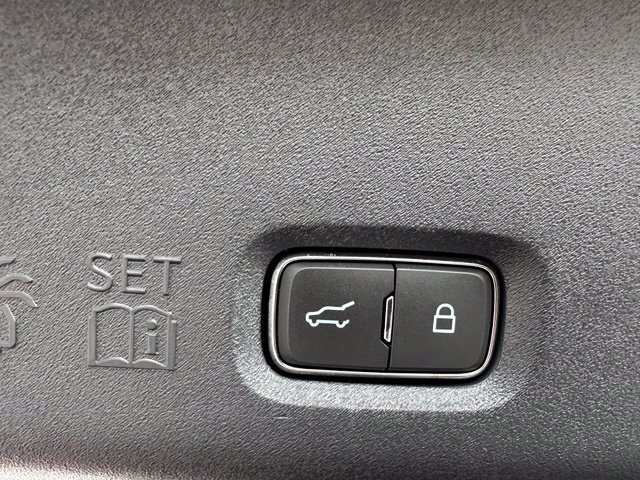 2025 Ford Expedition Active — photo 16 of 41