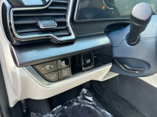 2024 Kia Sportage Hybrid EX — photo 22 of 31