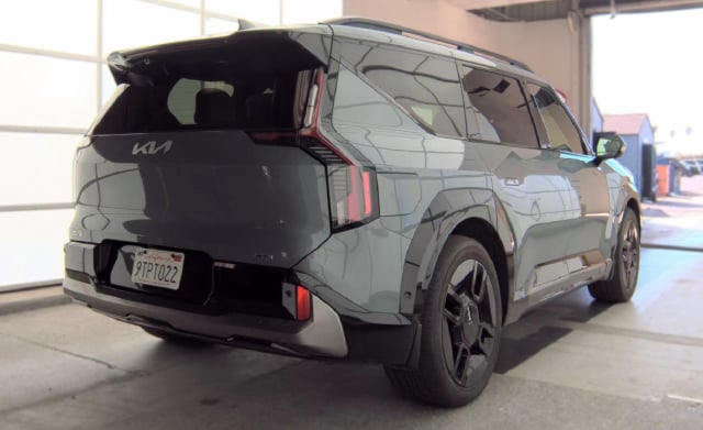 2024 Kia EV9 GT-Line — photo 3 of 9
