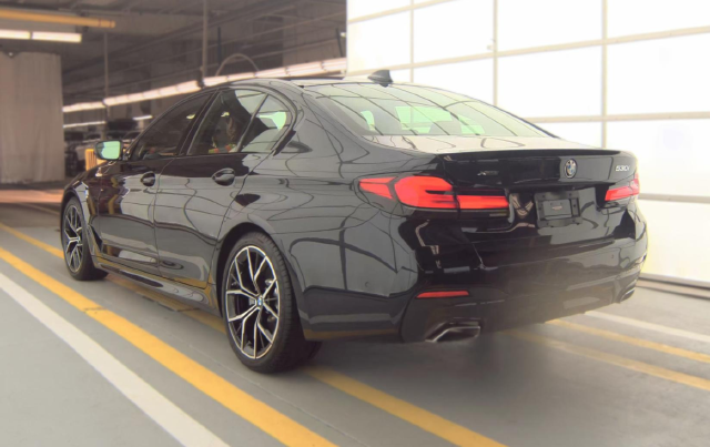 2023 BMW 5 Series 530i xDrive — photo 5 of 11