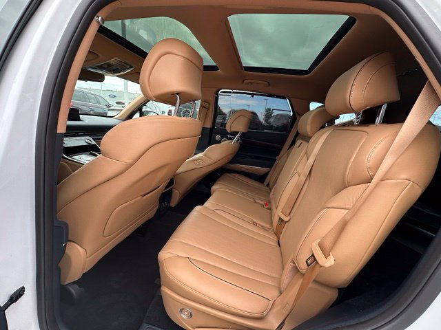 2022 Genesis GV80 2.5T — photo 16 of 39