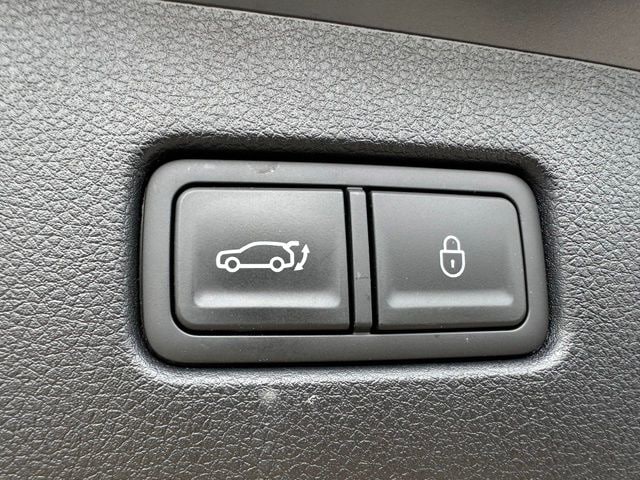 2025 Genesis GV70 2.5T — photo 11 of 31