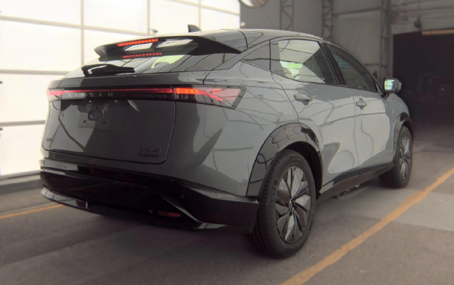 2024 Nissan Ariya Evolve+ e-4orce — photo 3 of 9