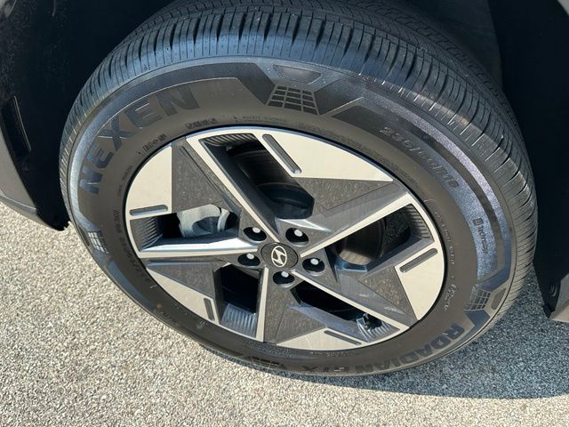 2025 Hyundai Tucson Hybrid SEL Convenience — photo 8 of 35