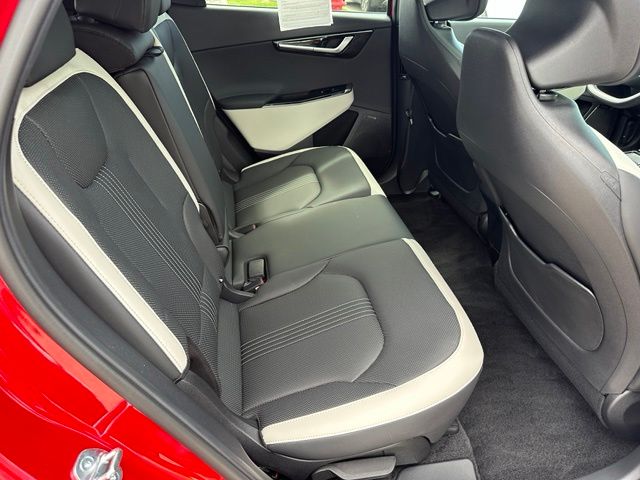2024 Kia EV6 GT-Line — photo 11 of 37