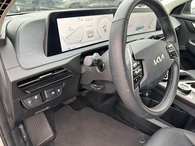 2024 Kia EV6 Light — photo 17 of 25