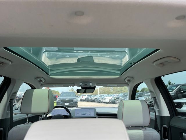 2023 Hyundai IONIQ 5 Limited — photo 12 of 35