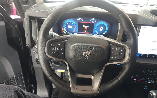 2025 Ford Bronco Outer Banks — photo 8 of 10