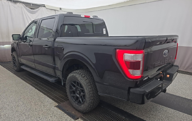 2023 Ford F-150 Lariat — photo 4 of 9