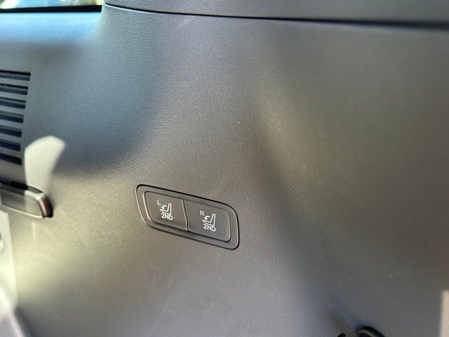 2025 Hyundai Santa Fe SEL — photo 11 of 28