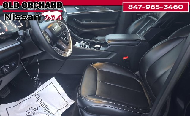 2024 Jeep Grand Cherokee L Limited — photo 7 of 11