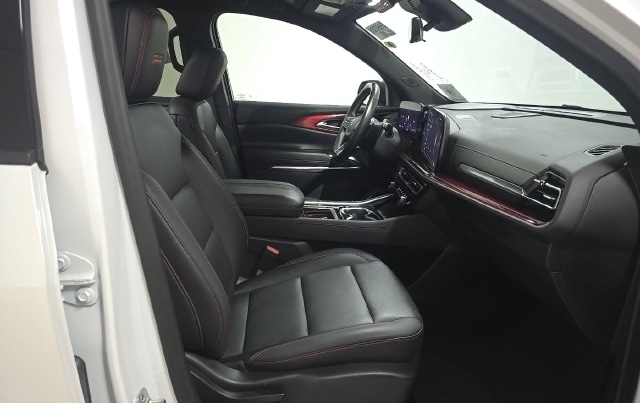 2024 Chevrolet Traverse Z71 — photo 6 of 9