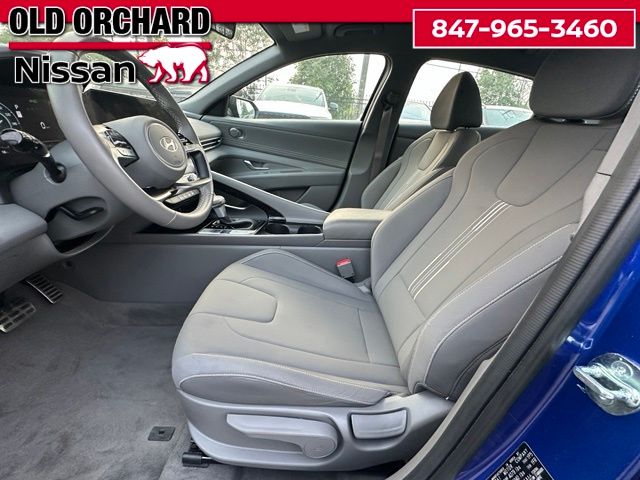 2025 Hyundai Elantra Hybrid SEL Sport — photo 8 of 21