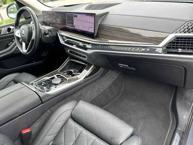 2024 BMW X7 xDrive40i — photo 32 of 48