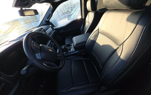 2025 Ford F-150 Lariat — photo 5 of 10