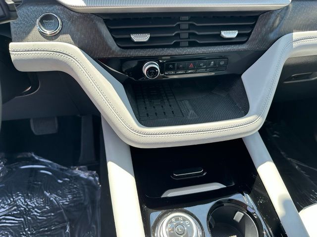 2025 Ford Explorer Platinum — photo 26 of 38