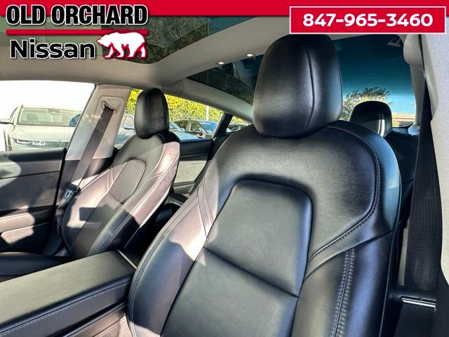 2021 Tesla Model 3 Standard Range Plus — photo 10 of 22