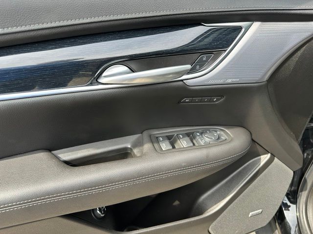 2024 Cadillac XT5 Premium Luxury — photo 22 of 36