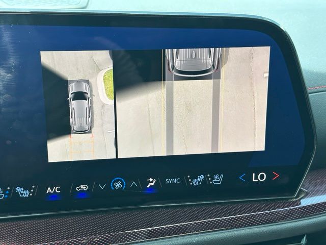 2024 Chevrolet Traverse RS — photo 27 of 38