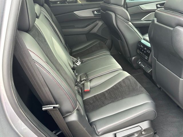 2024 Acura MDX A-Spec — photo 10 of 32