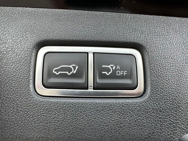 2025 Kia Sorento Plug-In Hybrid SX Prestige — photo 22 of 45