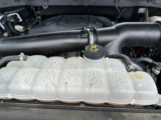 2023 Ford F-150 Lariat — photo 10 of 29