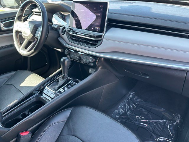 2022 Jeep Compass Limited — photo 9 of 25
