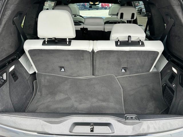 2024 BMW X7 xDrive40i — photo 12 of 34