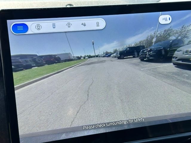 2022 Ford Expedition Limited — photo 33 of 38