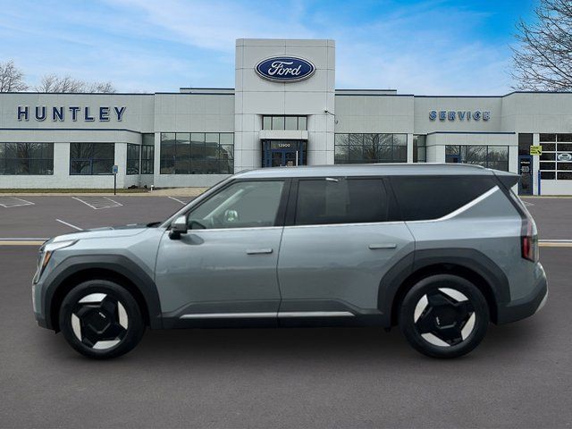 2024 Kia EV9 Wind — photo 7 of 44