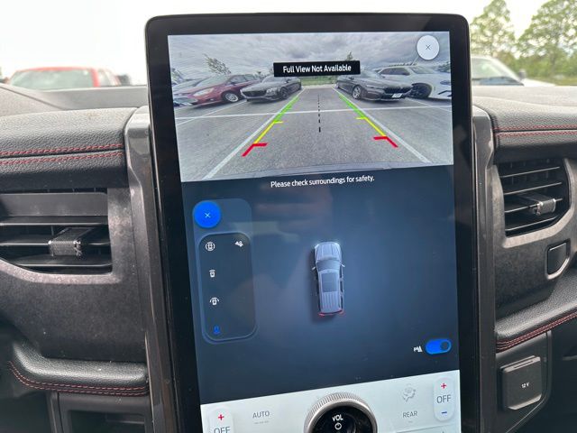 2022 Ford Expedition Limited — photo 32 of 34