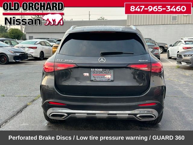 2025 Mercedes-Benz GLC GLC 350e — photo 8 of 23
