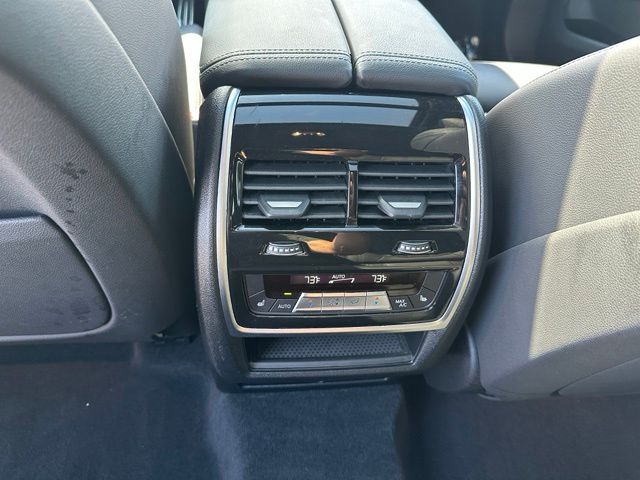 2022 BMW X6 xDrive40i — photo 17 of 29