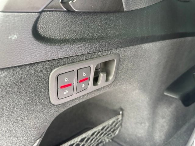 2025 Audi Q7 55 Premium Plus — photo 15 of 34