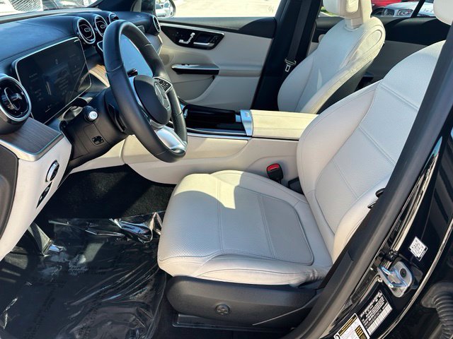 2024 Mercedes-Benz GLC GLC 300 — photo 21 of 31