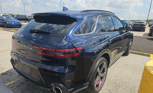 2023 Genesis GV70 3.5T Sport — photo 3 of 7